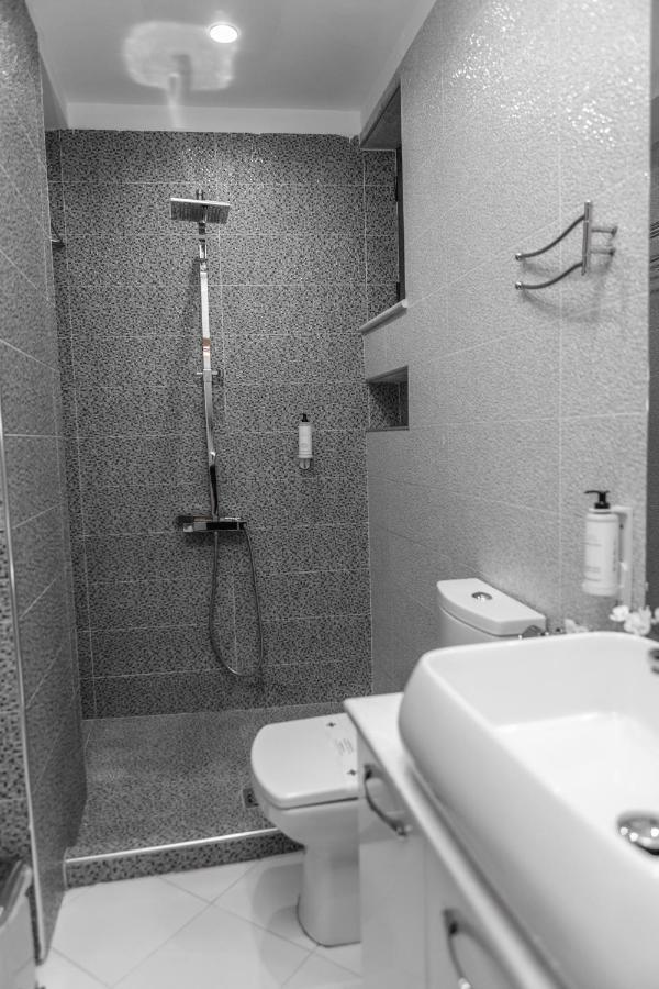 Spacious City Paradise - 3Br Apt In The Heart Of Tirana Exterior photo